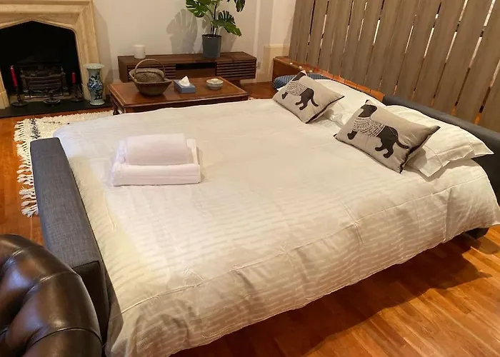 Spacious Flat In The Most Desirable Area Of London